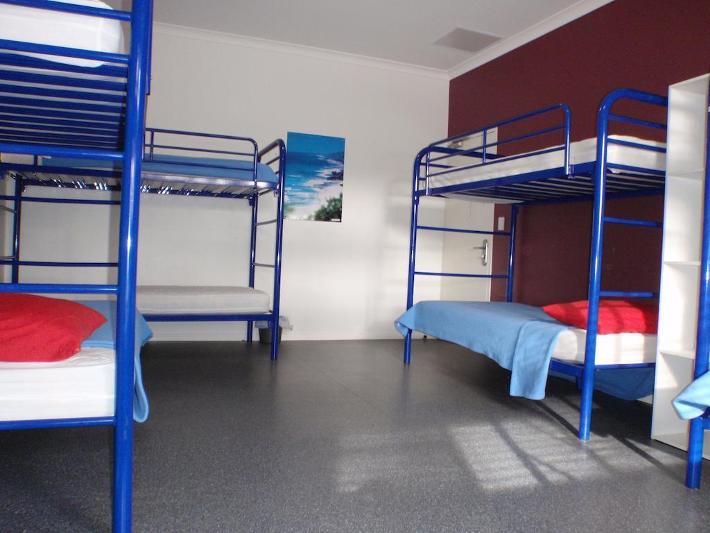 Margaret River Backpackers Yha Hostel Room photo