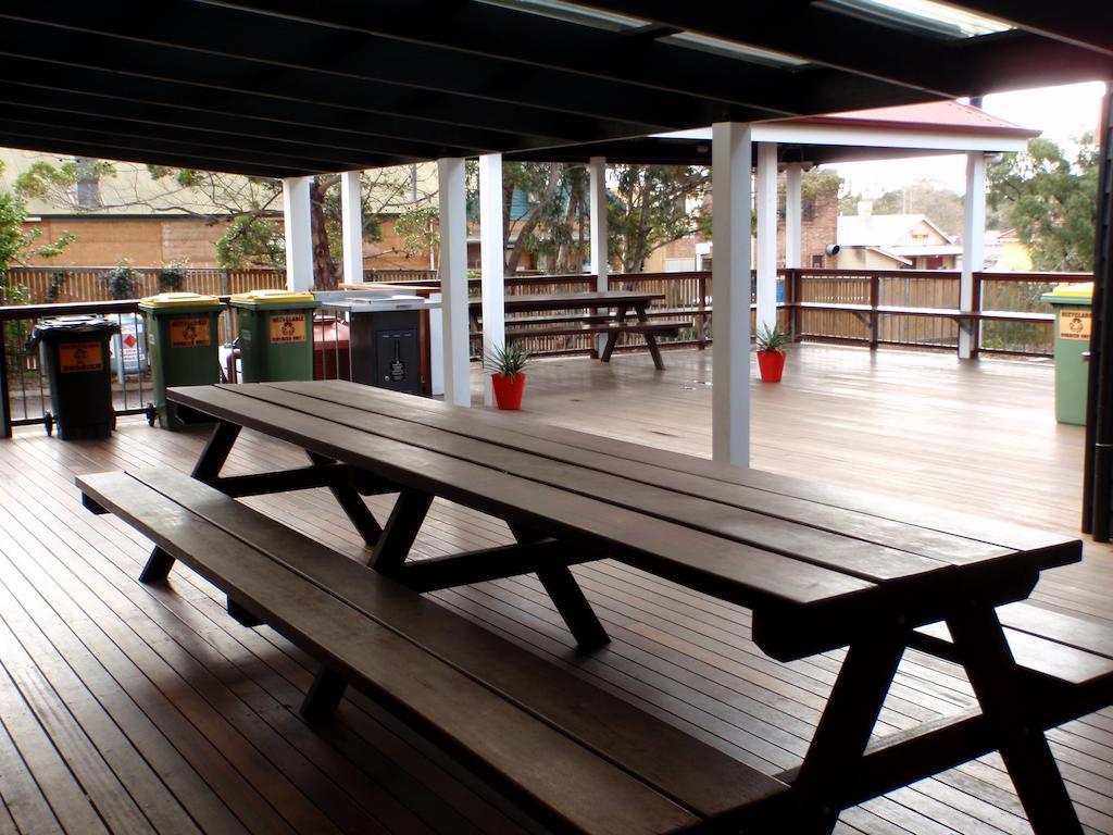 Margaret River Backpackers Yha Hostel Exterior photo