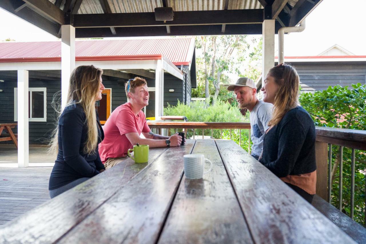 Margaret River Backpackers Yha Hostel Exterior photo